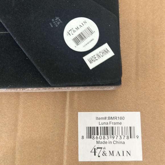 47th & Main Luna Picture Frame - Picture 4 of 4